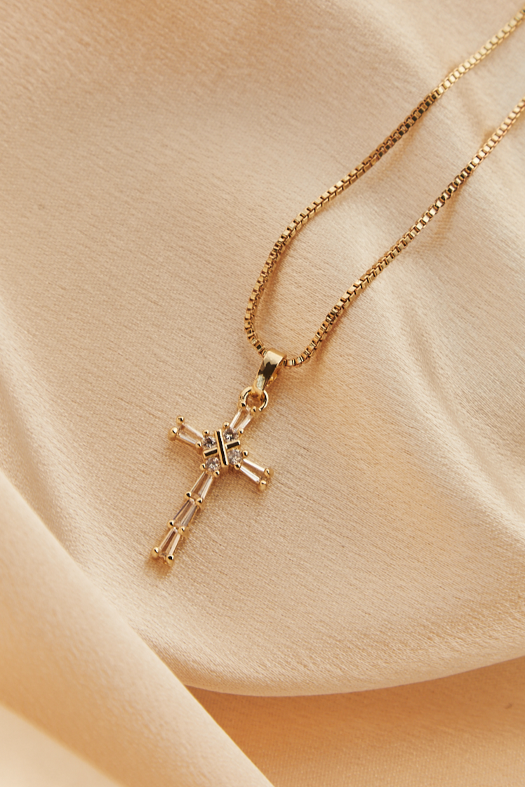 Bella Cross Necklace – 18k Gold Vermeil Cross Pendant | Trth Jewelry